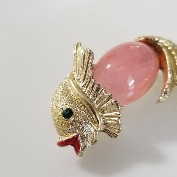 Vintage Jewelry - Vintage Fish brooch
